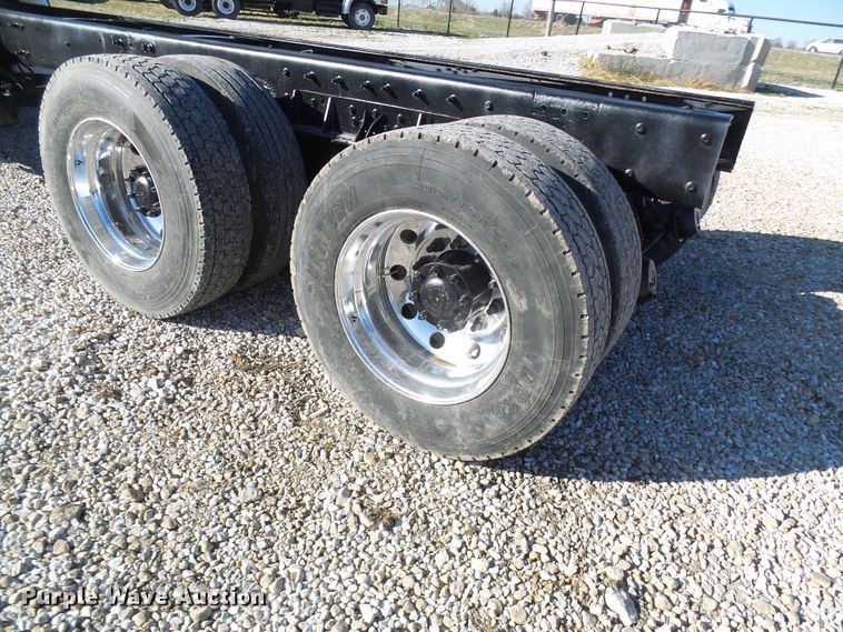 image for item DG2114 2004 Freightliner Business Class M2  truck cab and chassis