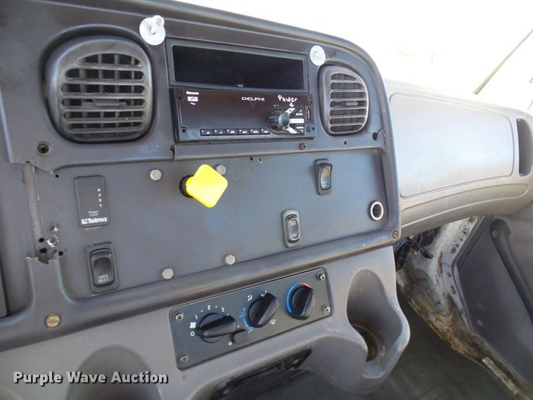 image for item DG2114 2004 Freightliner Business Class M2  truck cab and chassis