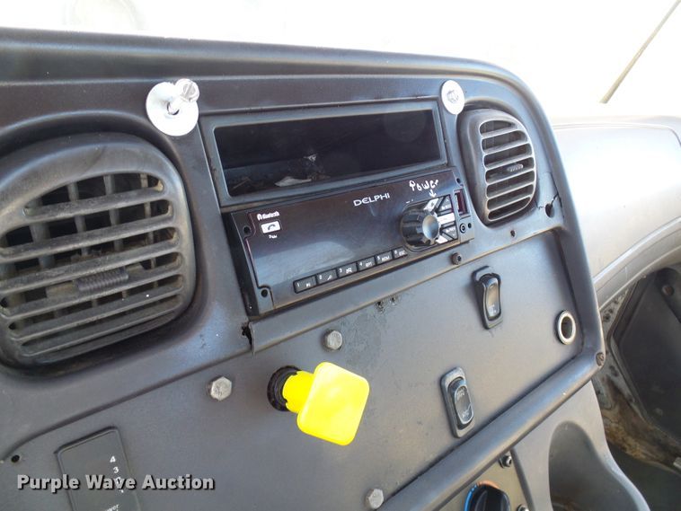 image for item DG2114 2004 Freightliner Business Class M2  truck cab and chassis