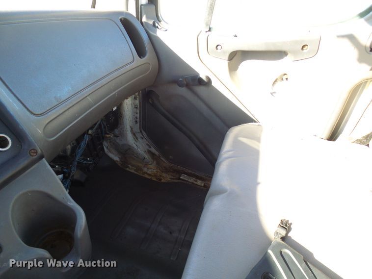 image for item DG2114 2004 Freightliner Business Class M2  truck cab and chassis