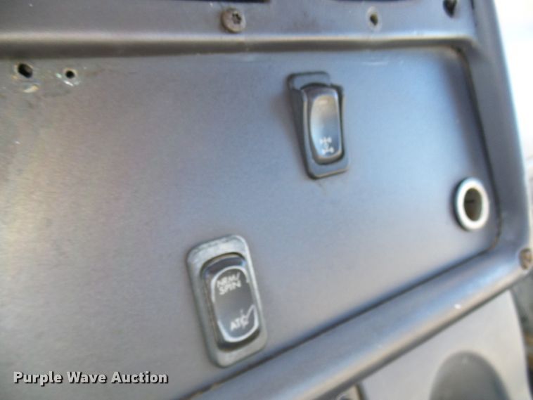 image for item DG2114 2004 Freightliner Business Class M2  truck cab and chassis