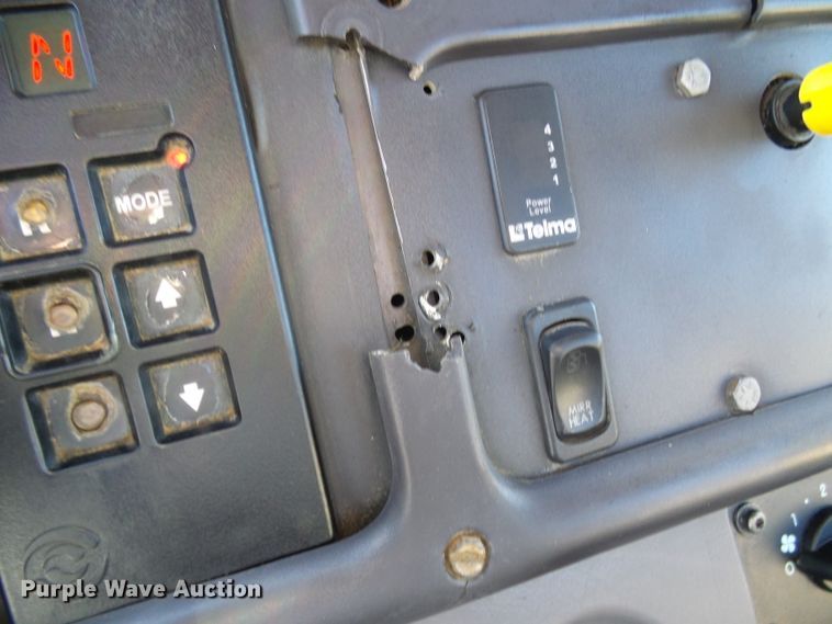 image for item DG2114 2004 Freightliner Business Class M2  truck cab and chassis