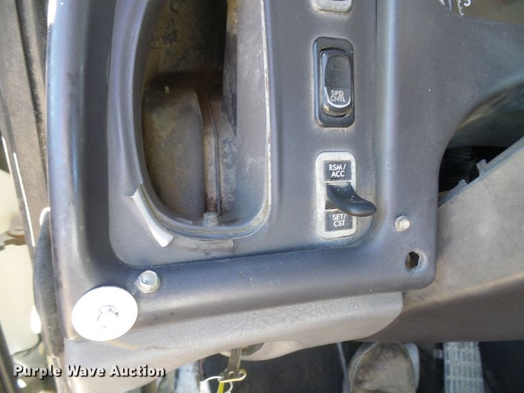 image for item DG2114 2004 Freightliner Business Class M2  truck cab and chassis