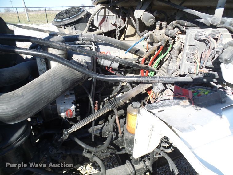 image for item DG2114 2004 Freightliner Business Class M2  truck cab and chassis