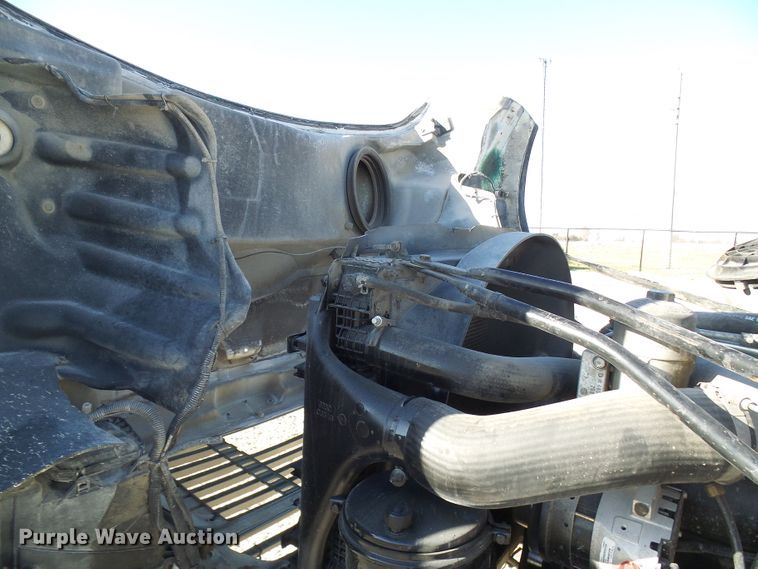 image for item DG2114 2004 Freightliner Business Class M2  truck cab and chassis