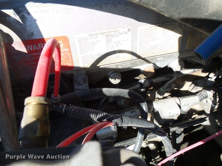 image for item DG2114 2004 Freightliner Business Class M2  truck cab and chassis