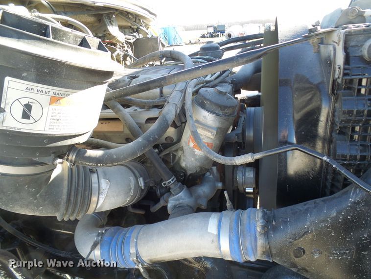 image for item DG2114 2004 Freightliner Business Class M2  truck cab and chassis