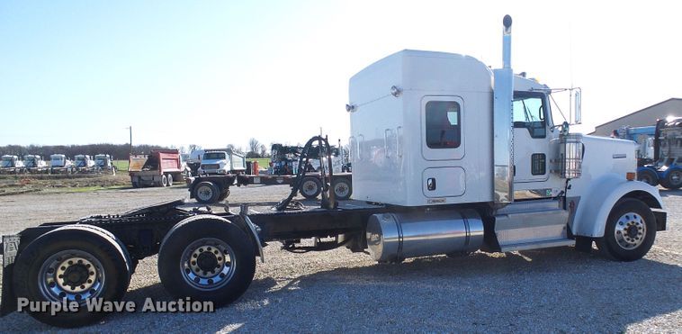 image for item DG2116 2014 Kenworth W900  semi truck