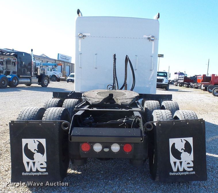 image for item DG2116 2014 Kenworth W900  semi truck