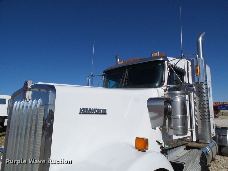 image for item DG2116 2014 Kenworth W900  semi truck