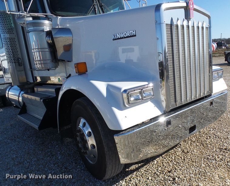 image for item DG2116 2014 Kenworth W900  semi truck