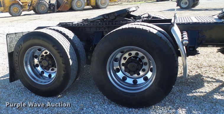 image for item DG2116 2014 Kenworth W900  semi truck