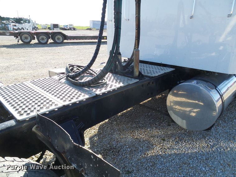 image for item DG2116 2014 Kenworth W900  semi truck