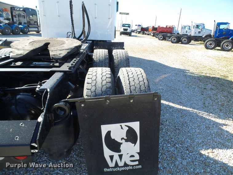 image for item DG2116 2014 Kenworth W900  semi truck