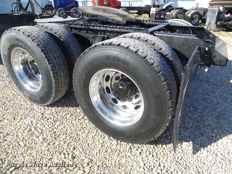 image for item DG2116 2014 Kenworth W900  semi truck