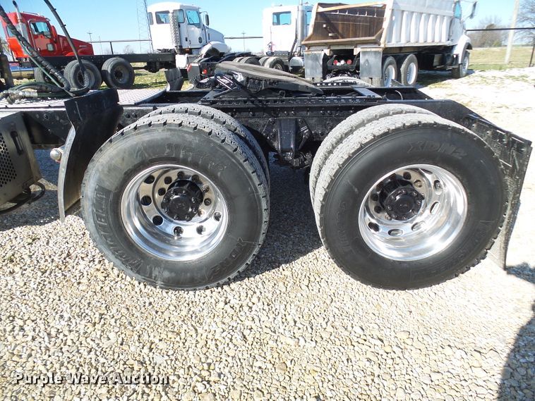 image for item DG2116 2014 Kenworth W900  semi truck