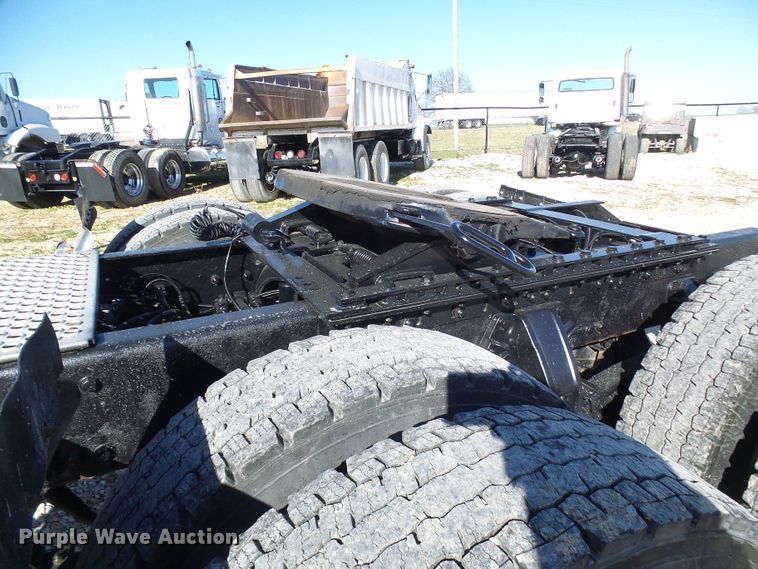 image for item DG2116 2014 Kenworth W900  semi truck