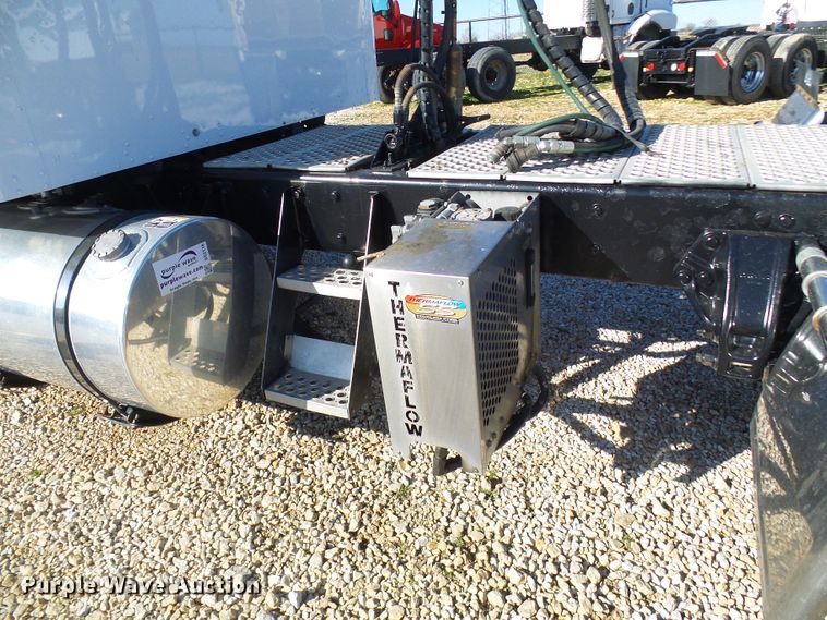 image for item DG2116 2014 Kenworth W900  semi truck