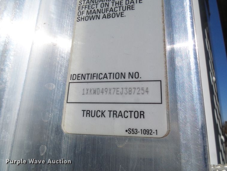 image for item DG2116 2014 Kenworth W900  semi truck