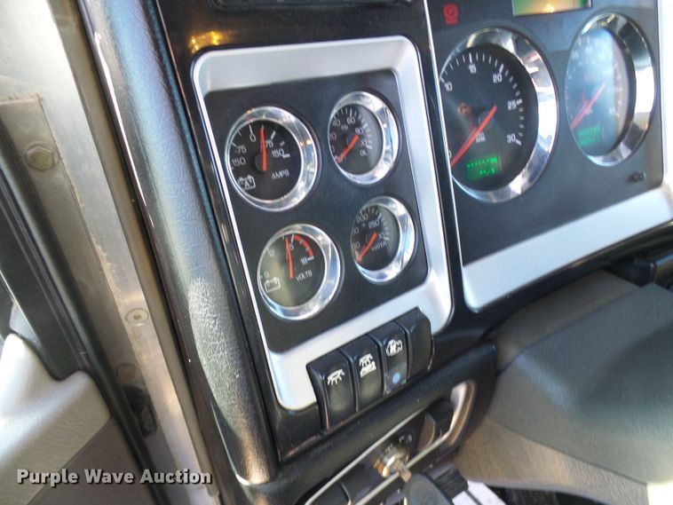 image for item DG2116 2014 Kenworth W900  semi truck