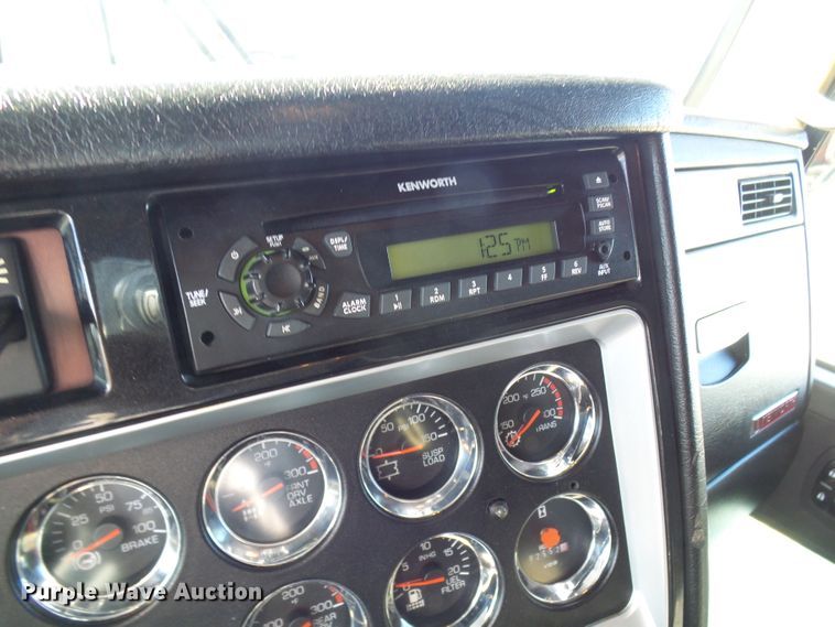 image for item DG2116 2014 Kenworth W900  semi truck