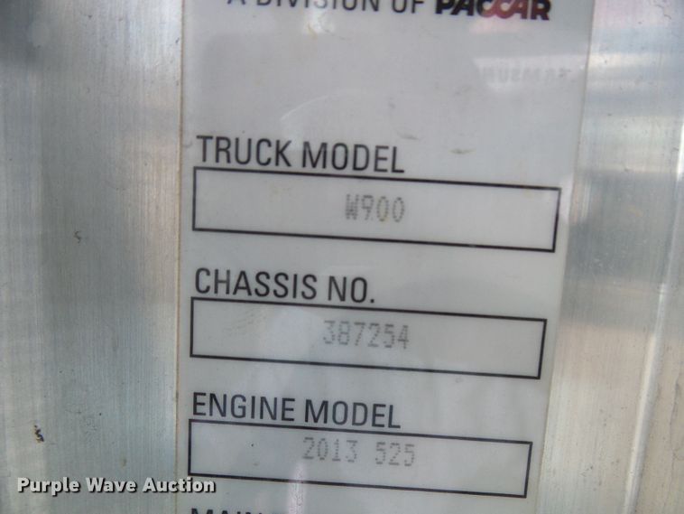 image for item DG2116 2014 Kenworth W900  semi truck