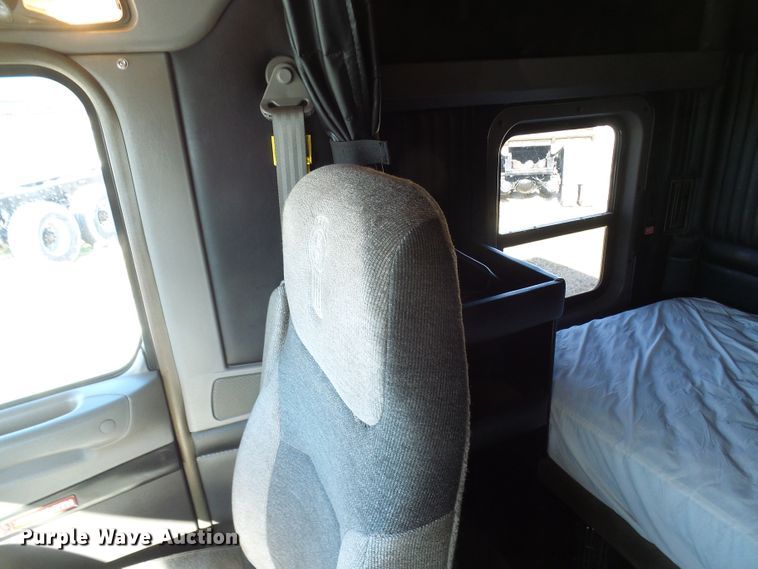 image for item DG2116 2014 Kenworth W900  semi truck