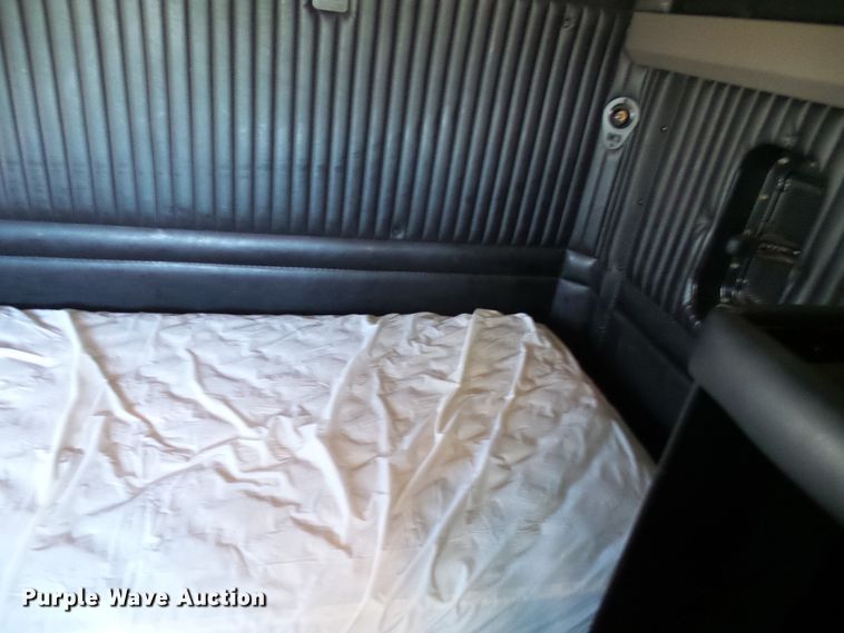 image for item DG2116 2014 Kenworth W900  semi truck