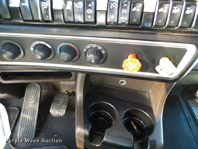 image for item DG2116 2014 Kenworth W900  semi truck