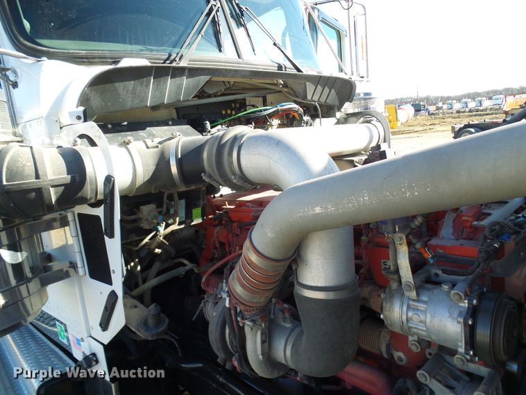 image for item DG2116 2014 Kenworth W900  semi truck