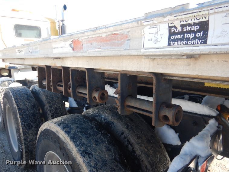 image for item DG4655 2004 Fontaine drop deck trailer