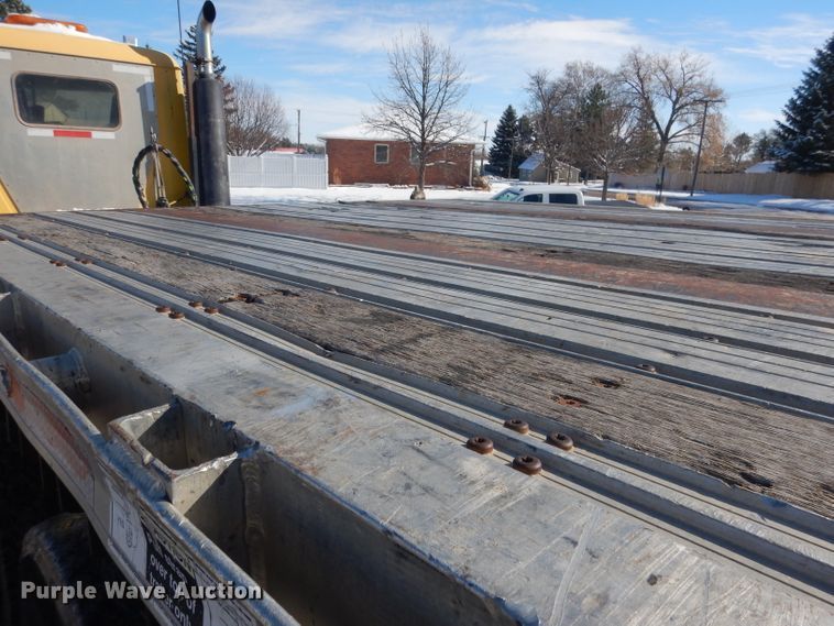 image for item DG4655 2004 Fontaine drop deck trailer