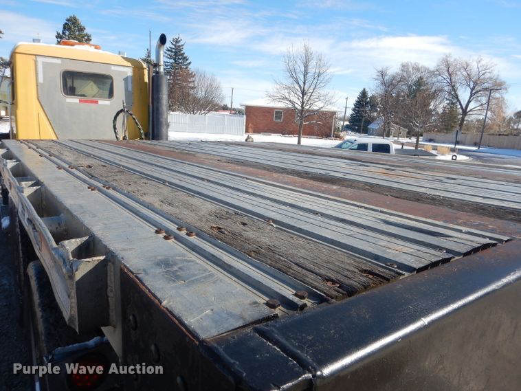 image for item DG4655 2004 Fontaine drop deck trailer