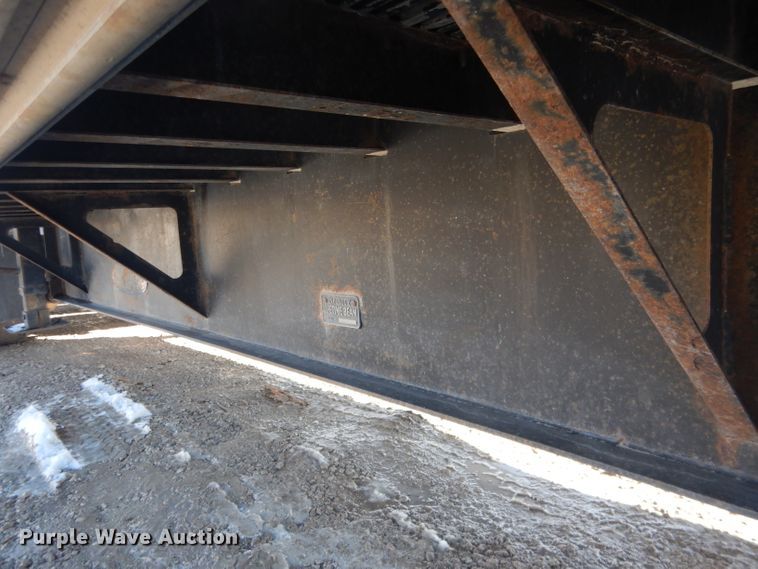 image for item DG4655 2004 Fontaine drop deck trailer