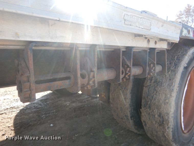 image for item DG4655 2004 Fontaine drop deck trailer