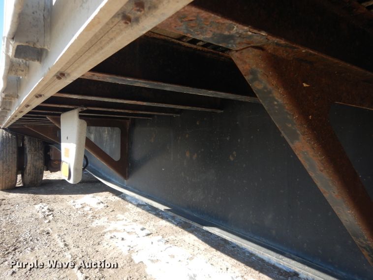 image for item DG4655 2004 Fontaine drop deck trailer