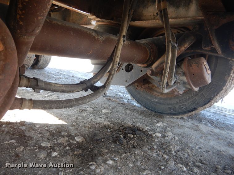 image for item DG4655 2004 Fontaine drop deck trailer