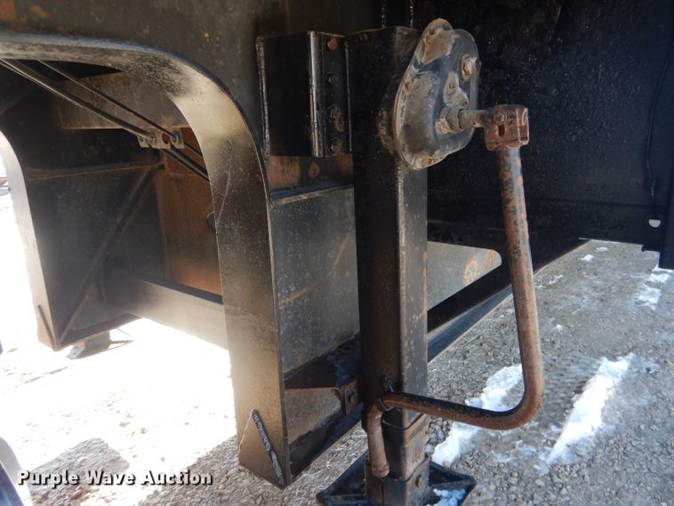 image for item DG4655 2004 Fontaine drop deck trailer