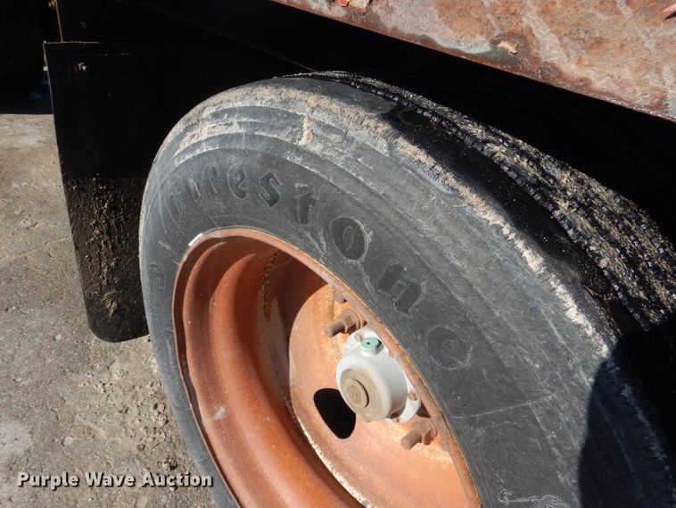 image for item DG4655 2004 Fontaine drop deck trailer