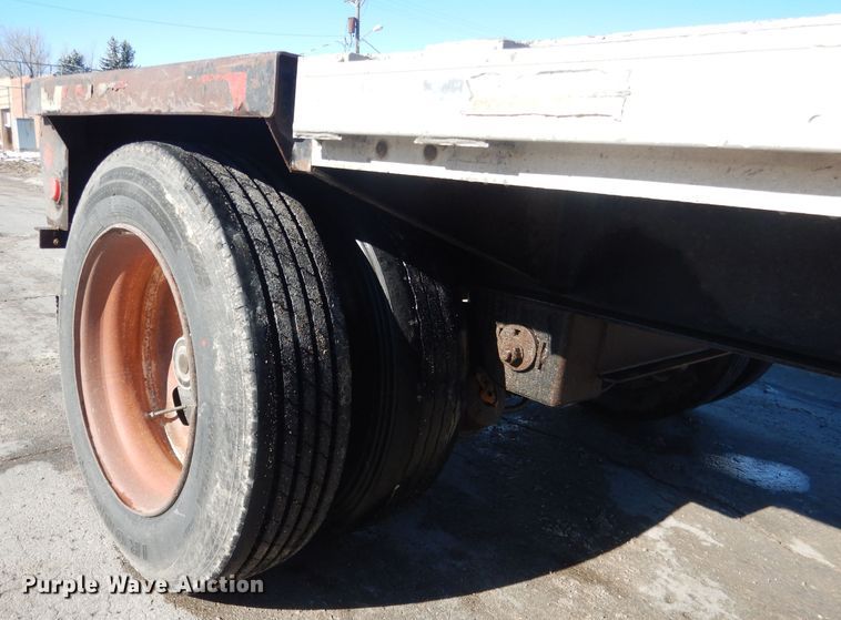 image for item DG4655 2004 Fontaine drop deck trailer
