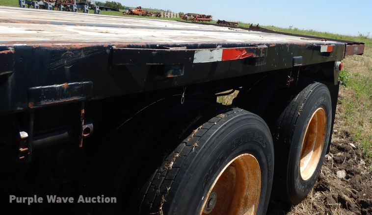 image for item DG7811 2013 Utility Trailer flatbed trailer
