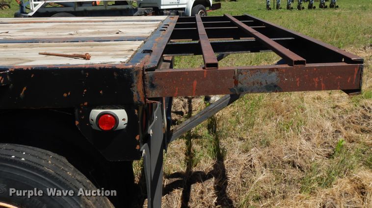 image for item DG7811 2013 Utility Trailer flatbed trailer