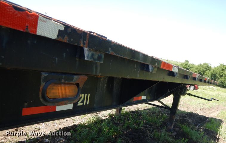 image for item DG7811 2013 Utility Trailer flatbed trailer