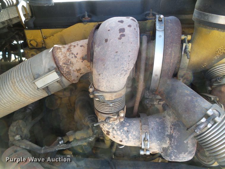 image for item DG8379 2005 Kenworth T800  semi truck