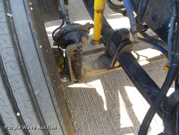 image for item DG8379 2005 Kenworth T800  semi truck