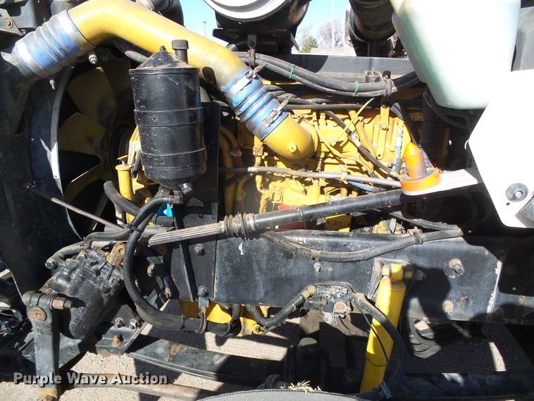 image for item DG8379 2005 Kenworth T800  semi truck