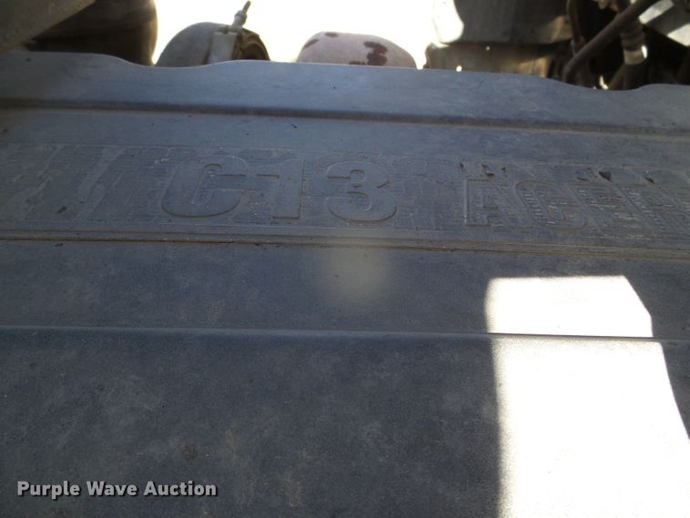 image for item DG8379 2005 Kenworth T800  semi truck