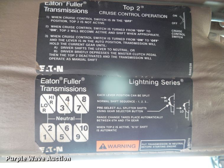 image for item DG8379 2005 Kenworth T800  semi truck