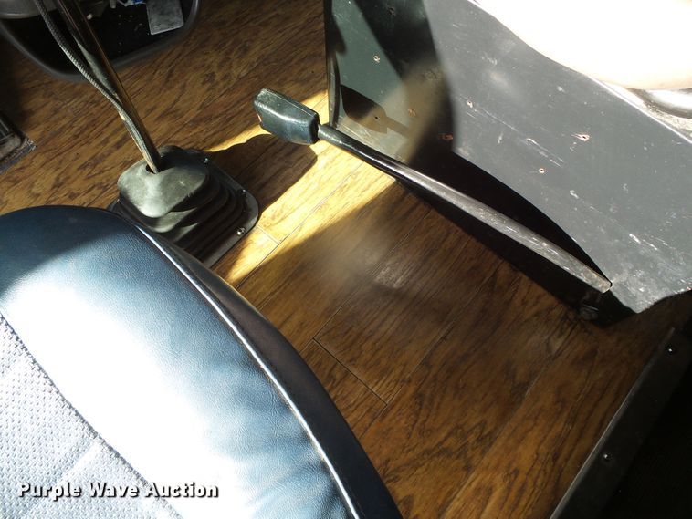 image for item DG8379 2005 Kenworth T800  semi truck