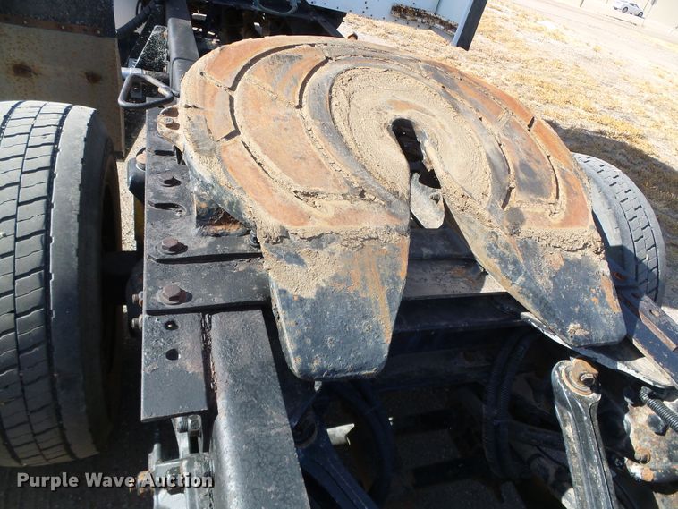 image for item DG8379 2005 Kenworth T800  semi truck